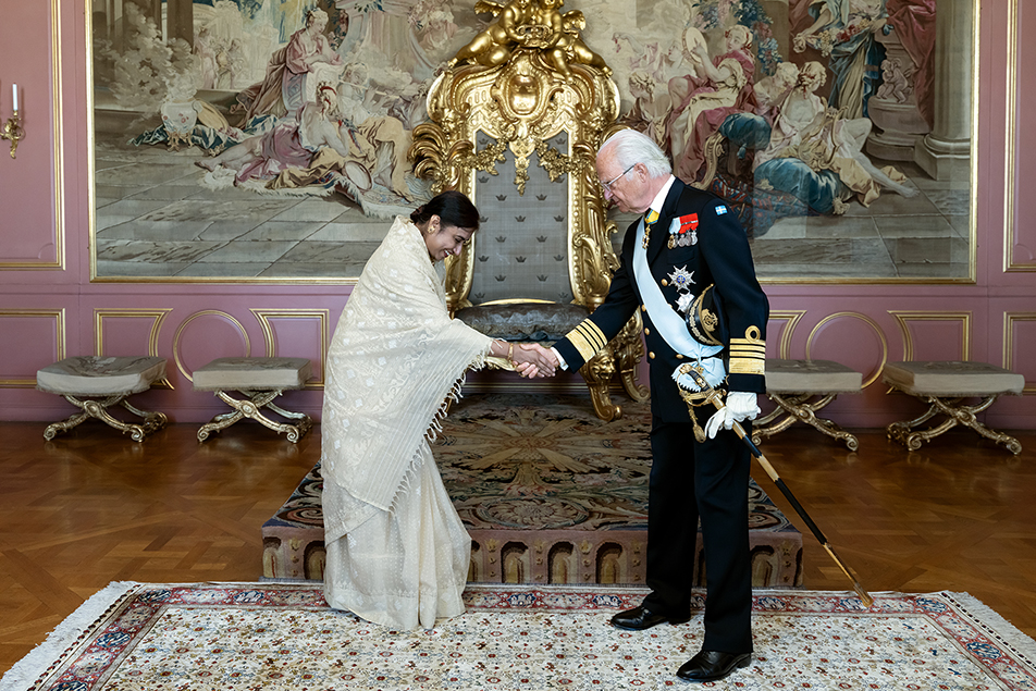 Kungen Välkomnar Nya Utländska Ambassadörer