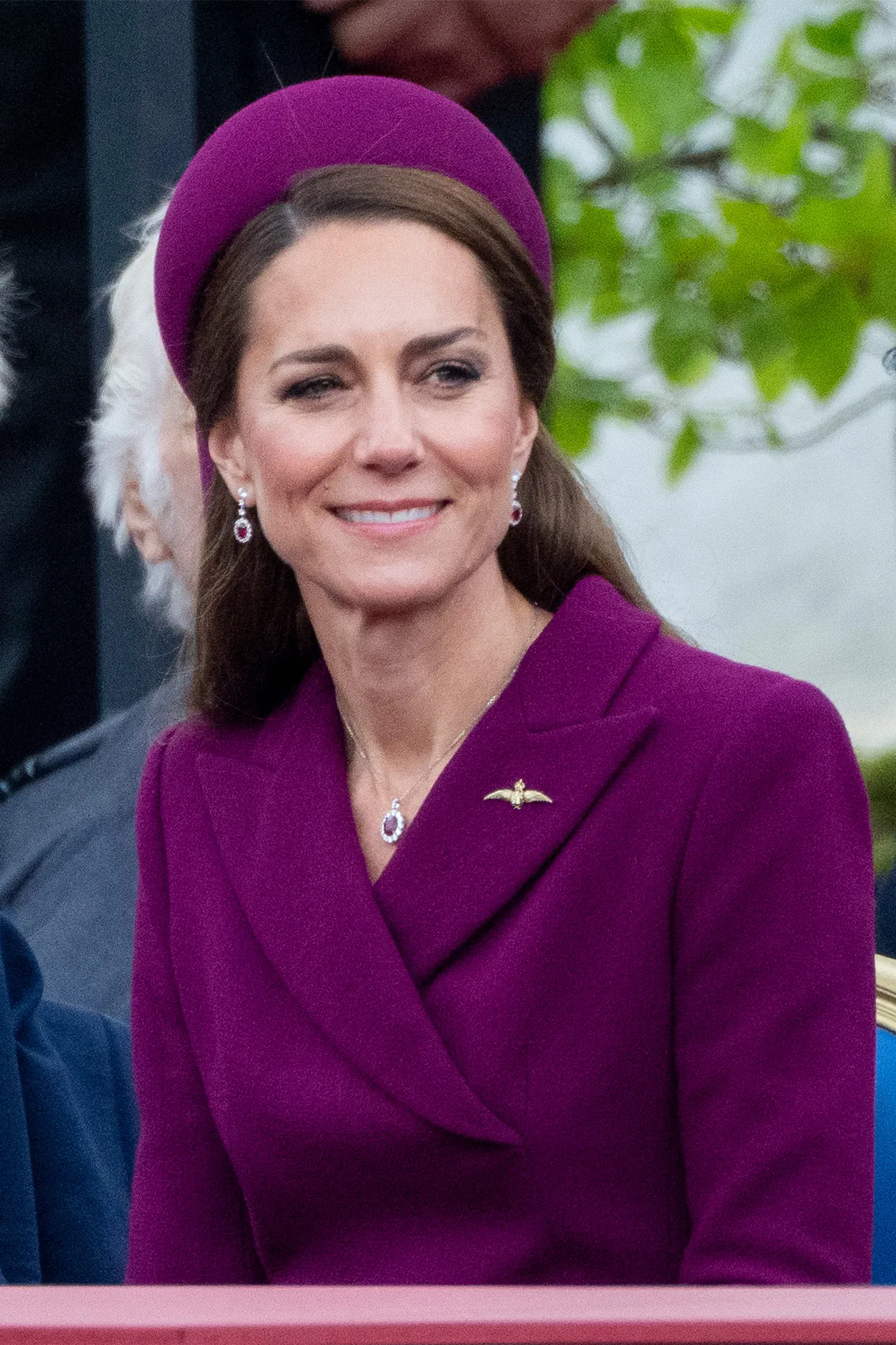 Kate Middleton hyllar familjens arv med rubinsmycken