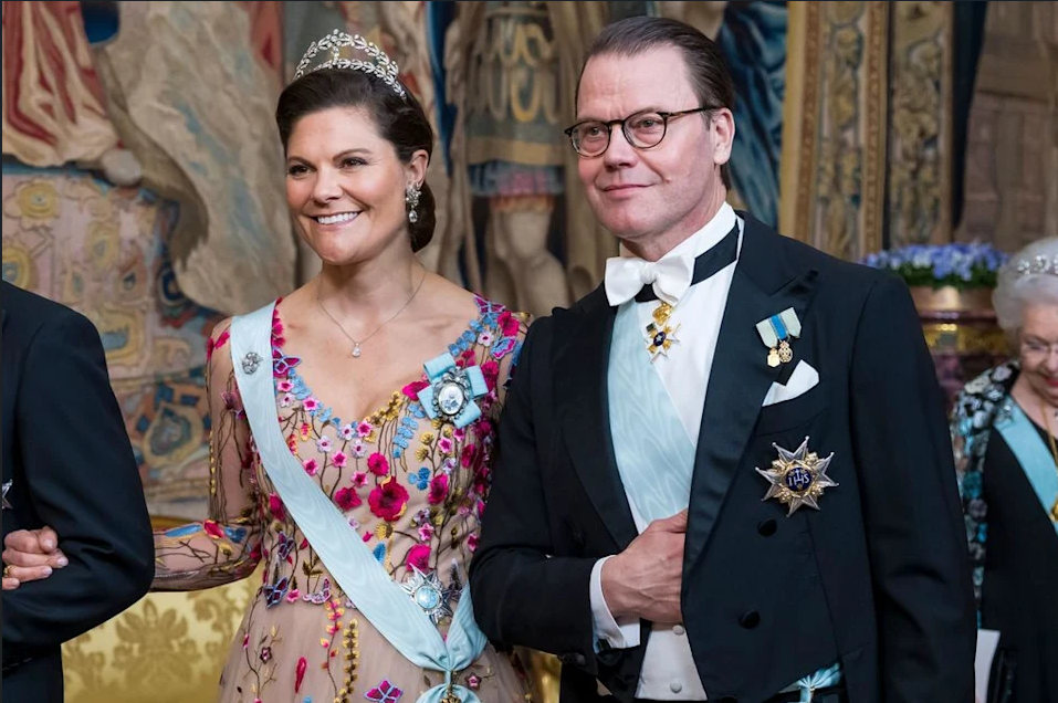 Kronprinsessan Victoria Strålar i Prisvärd Power Suit