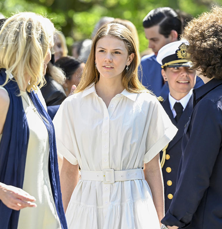 Prinsessan Estelle hyllas vid kungligt uppdrag