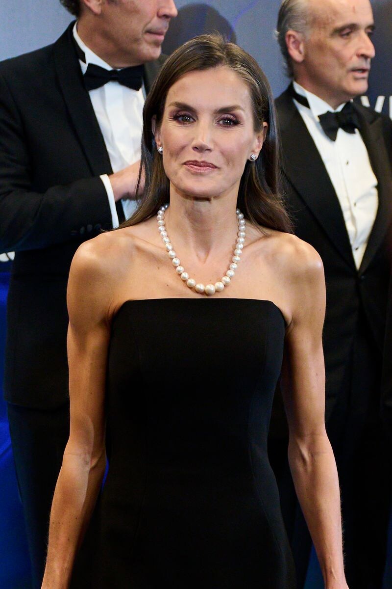 Letizia glänser i 37 pärlor